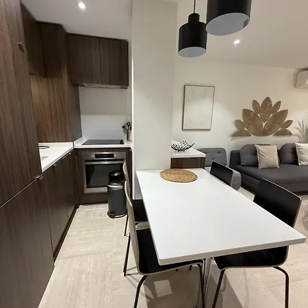 Renovated 2 Bedrooms - Boulevard De La Croisette *
